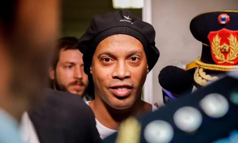 Ronaldinho mua đảo - Thông tin chi tiết